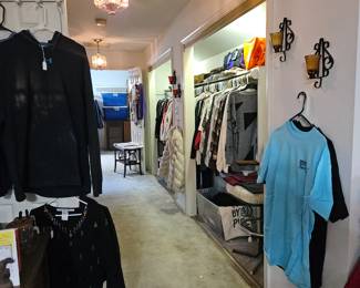 EXTEME AMOUNT OF MEN AND WOMENS CLOTHING!! 1960-2000