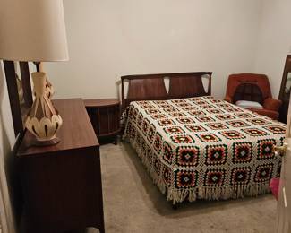 KENT COFFEY BEDROOM SET ~ WALNUT AND ROSEWOOD