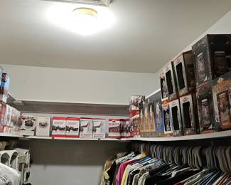 CLOTHES & BUDWISER HOLIDAY MUGS