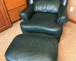 1 Calvins Leather Armchair  Ottoman min