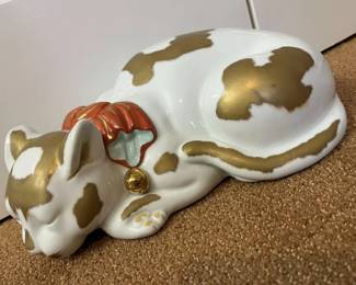 1 Kutani Porcelain Sleeping Cat Sculpture Japanmin