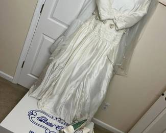 1 Vintage Wedding Dressmin