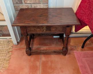 wooden end table, top opens 