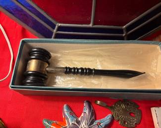 judge's gavel 