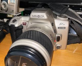 Vintage Minolta Maxxum STsi 35mm SLR film camera