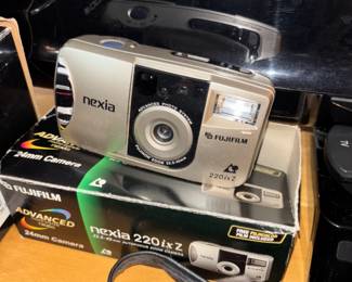 Fujifilm Nexia 220ix Z Advanced Photo System (APS) film camera
