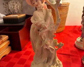 Giuseppe Armani figurine titled "Young girl with roses"