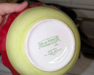 Temp-tations bowl (small chip)