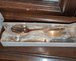 Gibson stainless flatware (matching set of spoons)