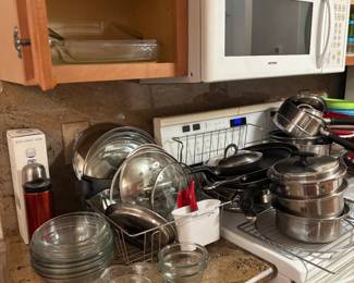 Pyrex and Anchor Hocking bowls