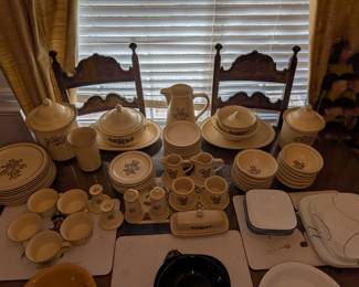 Large set of Pfaltzgraff Village pattern stoneware