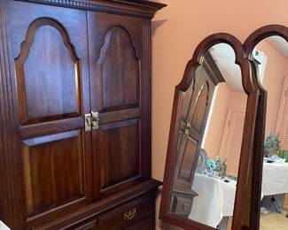 Nice dresser-part of a set