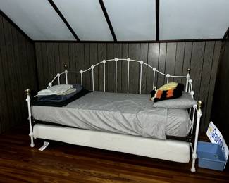 Twin bed set, double.