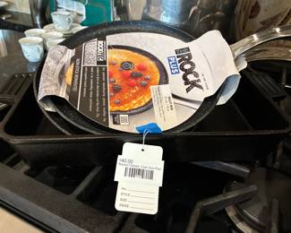 Bayou Classic Cast Iron Pan