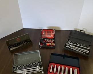 126 14DriveRatchetandSocketSmallKitsinCases