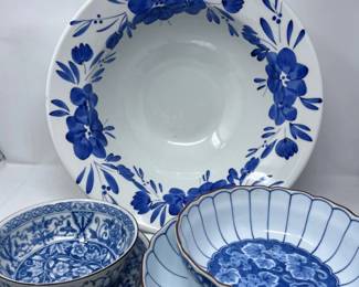 203 BlueWhiteServingDishCollection
