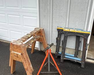 177 4SawhorsesandRoller