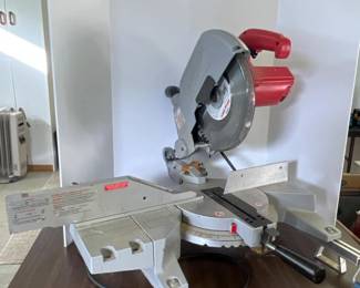 105 MilwaukeeHeavyDuty10MagnumCompoundMiterSaw