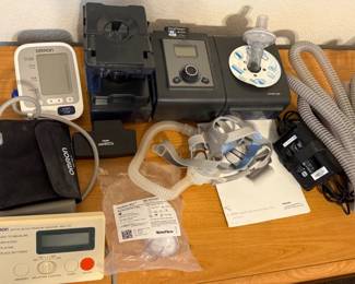 8 PhilipsRespironicsBiPAPSystemOneTubing2OmronBPMonitors