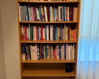 213 6ShelfBookcaseIncludingBooks