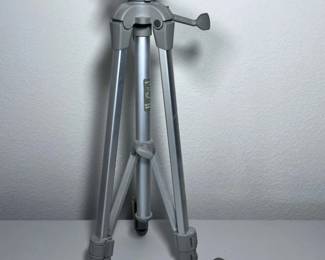 228 CanonFS200CamcorderPlatinumPlusTripod