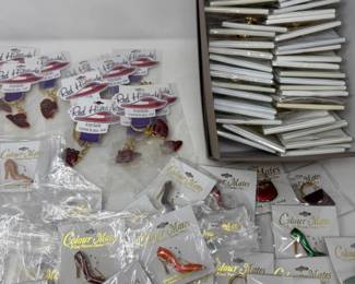 66 HandPaintedEnamelPinsRedHattitudeKeychains