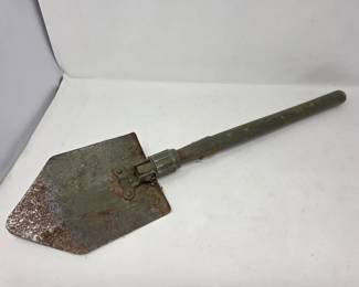 193 VintageMilitaryFoldingEntrenchingTool