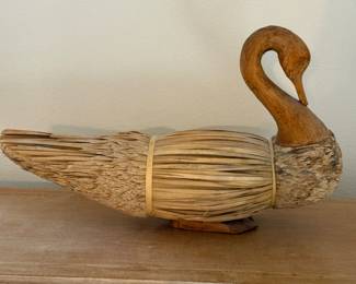 13 LifeSizeRaffiaSwan