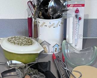 136 KitchenUtensilCrockOlivePyrexCasseroleDish