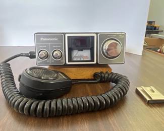 102 VintagePanasonic40ChannelCBRadio