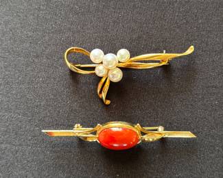 Mikimoto Broach 18k Gold & Pearl