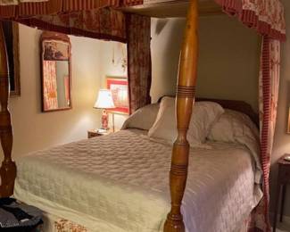 Maple antique bed- beautiful!