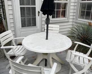 Kettler table and chairs- items have been outside, good cleaning needed!