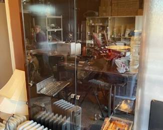 Wonderful lighted display cabinet for your mom or business