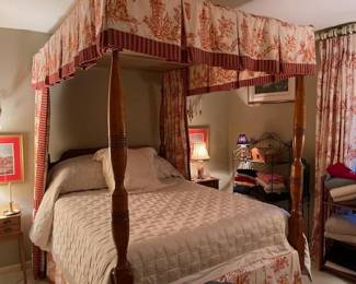 Another view of the back bedroom bed