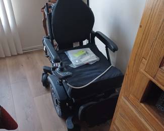 Rovi Mobility Wheel Chair