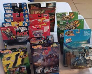 Vintage Tech Bike, Hot Wheels, Road Champ figures.