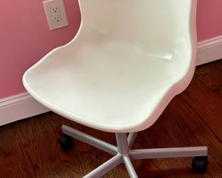 44. White Desk Chair