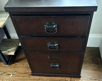 36c. 3 Drawer Cabinet (20" x 17" x 28")