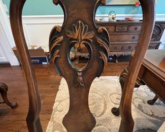 29. Berkey & Gay Carved Dining Table (62" x 44" x 30") & 6 Chairs (5 Side, 1 Arm)