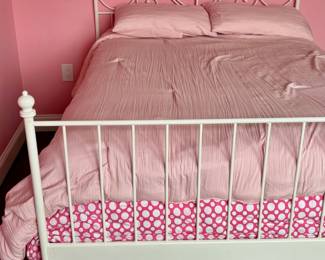 43. White Full Metal Bed