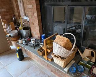 Baskets & decor