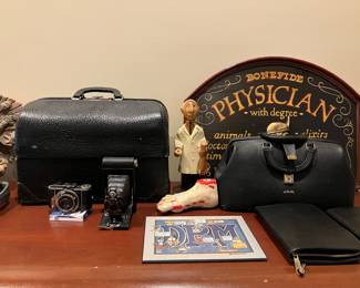 Vintage cameras & leather doctor’s bags