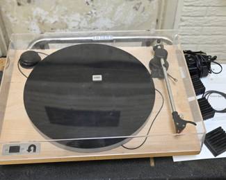 U-Turn Orbit turntable with extra belt