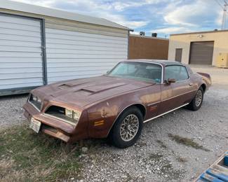 This 1978 Pontiac Firebird Formula has factory T-Tops and a Pontiac 400 engine