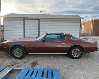 This 1978 Pontiac Firebird Formula has factory T-Tops and a Pontiac 400 engine