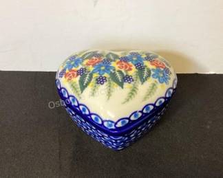 Several pieces of Polish Pottery to choose from, see catalog for all items