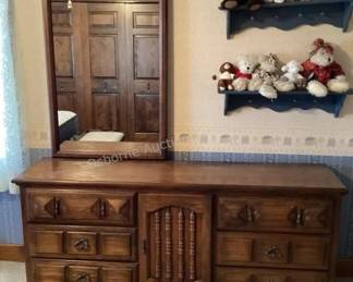 American dresser & mirror