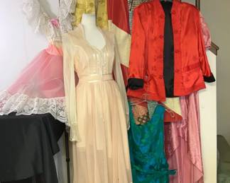 Womens Vintage Clothing Lot Including Gunne Sax