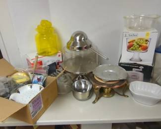 Vintage Kitchen Ware Mystery Lot